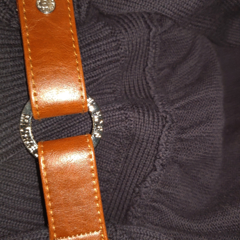 Sweater - Picture 4 of 4